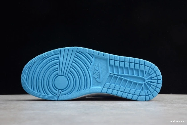 Jordan (W) BQ6472-114 UNC  Mid Air 1  0328